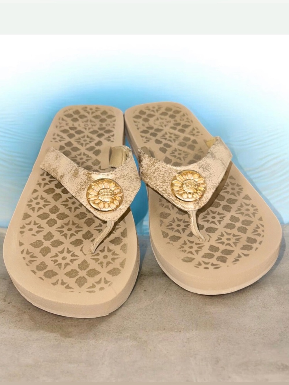 YELLOW BOX MACAI GOLD FLIP flops SANDALS women’s size 9